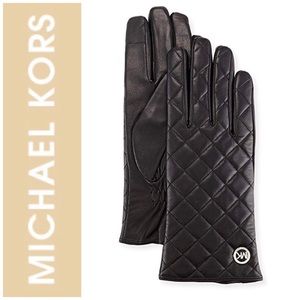 Michael Kors Quilted Leather Logo Tech Gloves